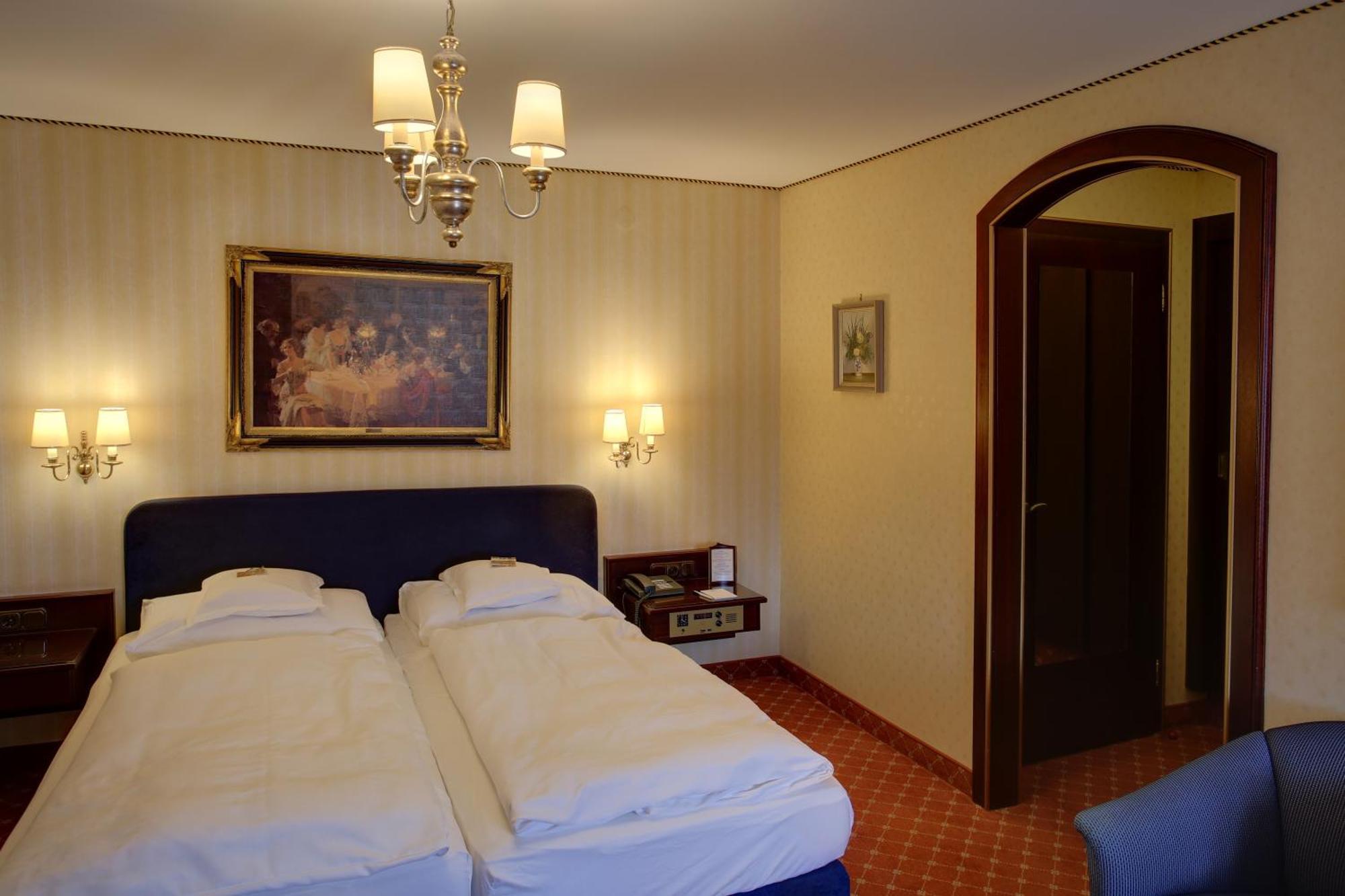 Hotel Brauereigasthof Landwehr-Braeu Reichelshofen Quarto foto